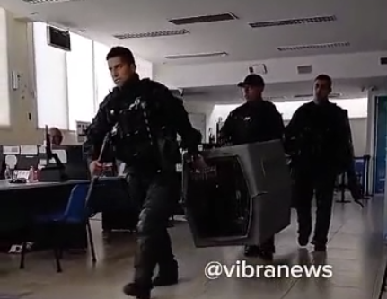 Policías en Cooperativa